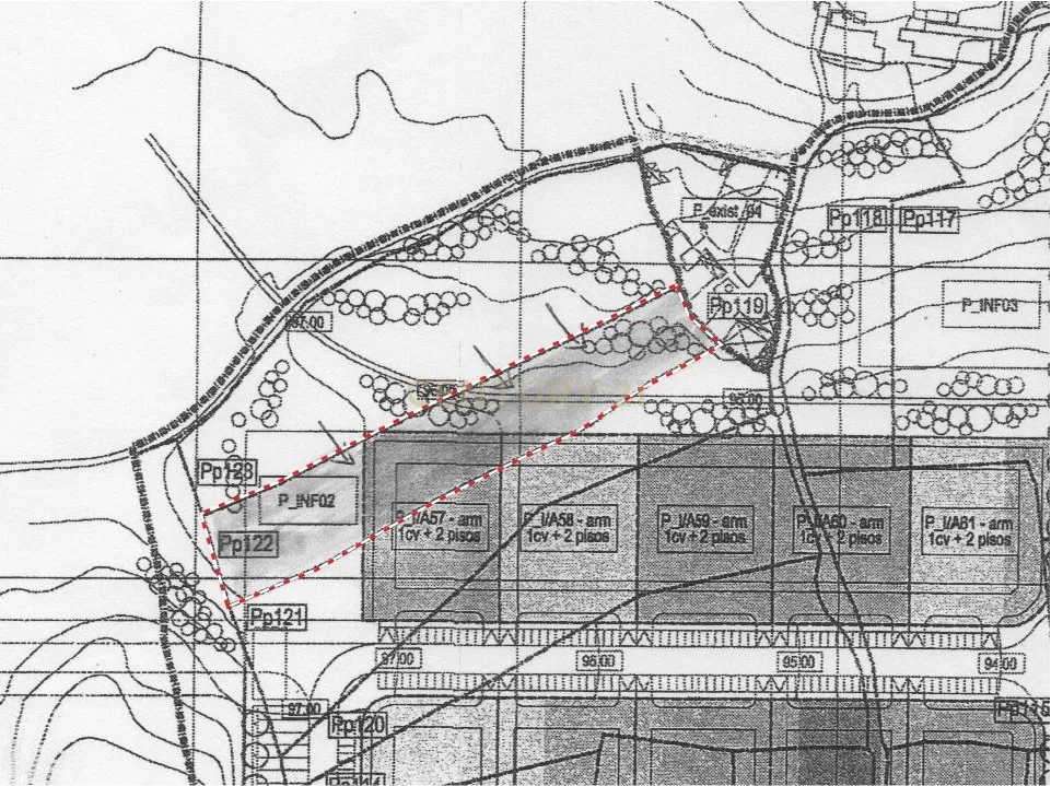 Terreno situado em zona industrial - Image 4
