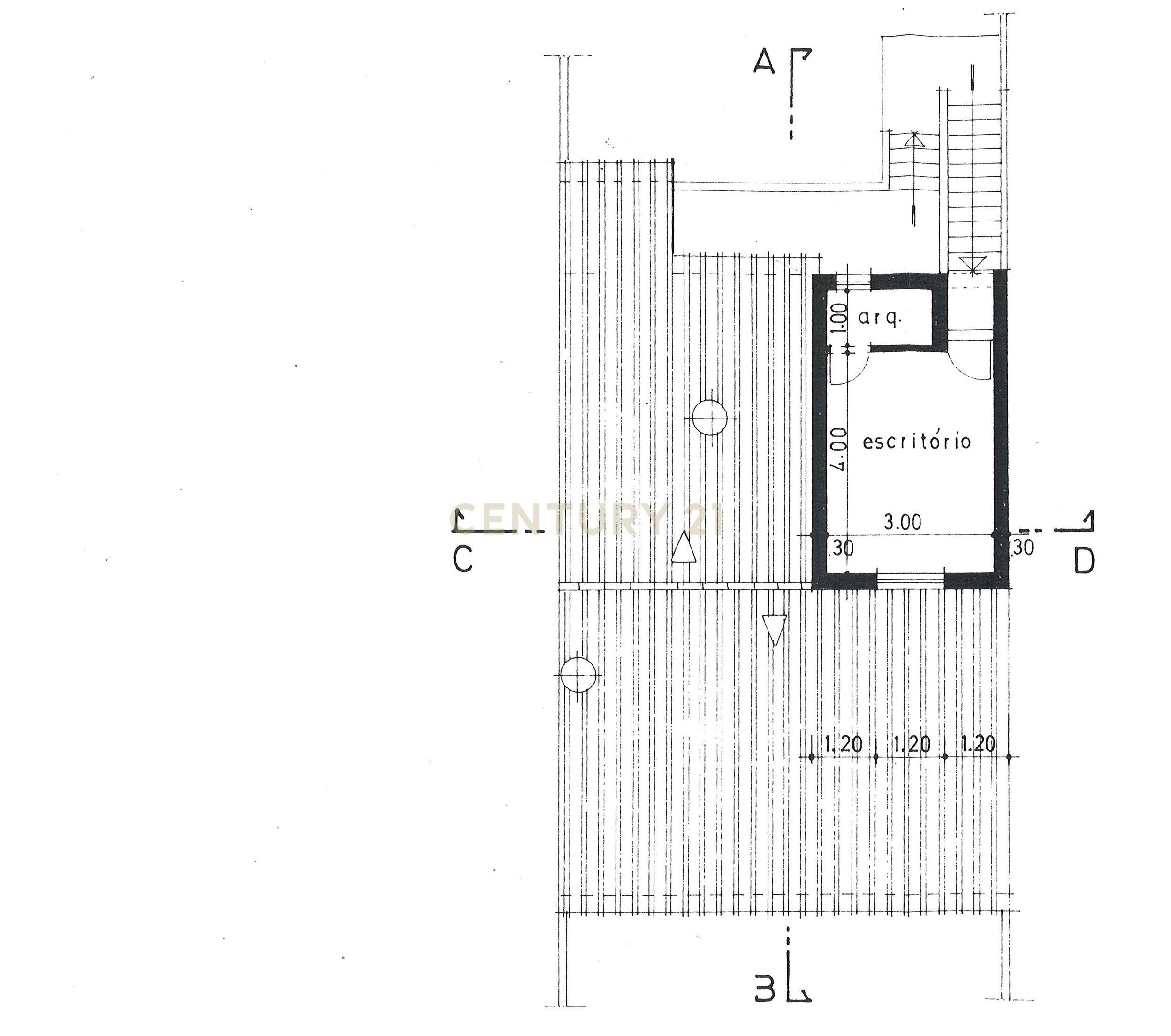 Moradia com piscina, Renovada, Luz - Image 23