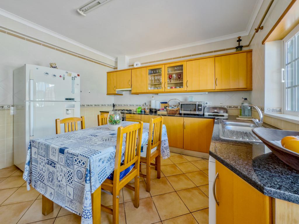Moradia T3+1 com garagem, Porto de Mós, Lagos - Image 9
