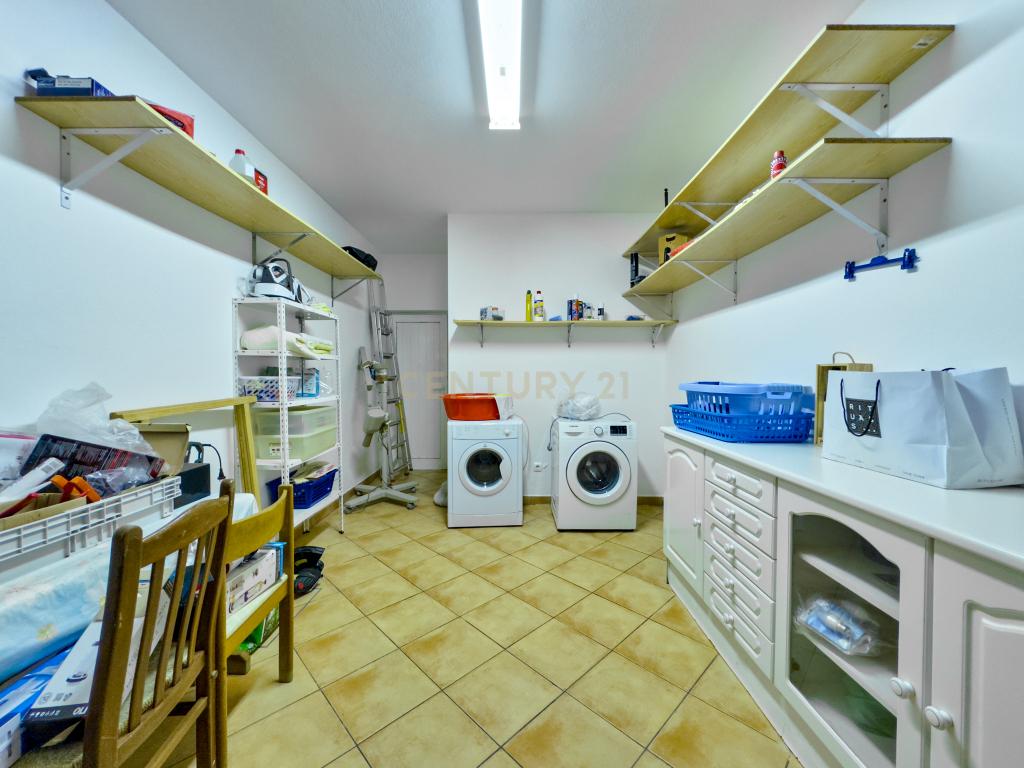 Moradia T3+1 com garagem, Porto de Mós, Lagos - Image 32