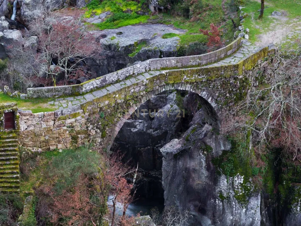 Moradia em Pedra na zona do Gerês - Image 16