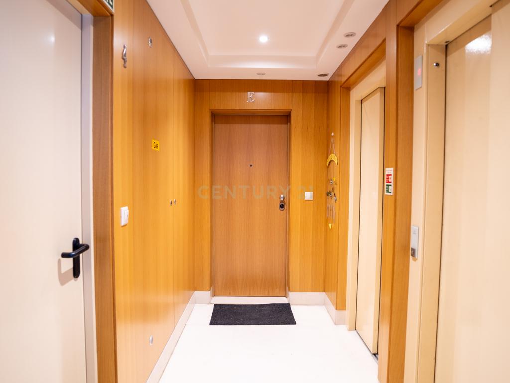 Apartamento com Terraço T2  de Charme em Benfica - Excelência e Conforto - Image 52