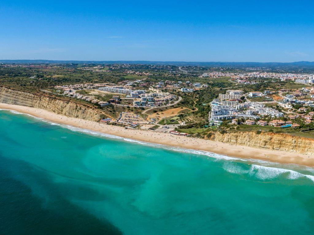 Apartamento Moderno T2 em construção no Porto de Mós em Lagos - Image 24