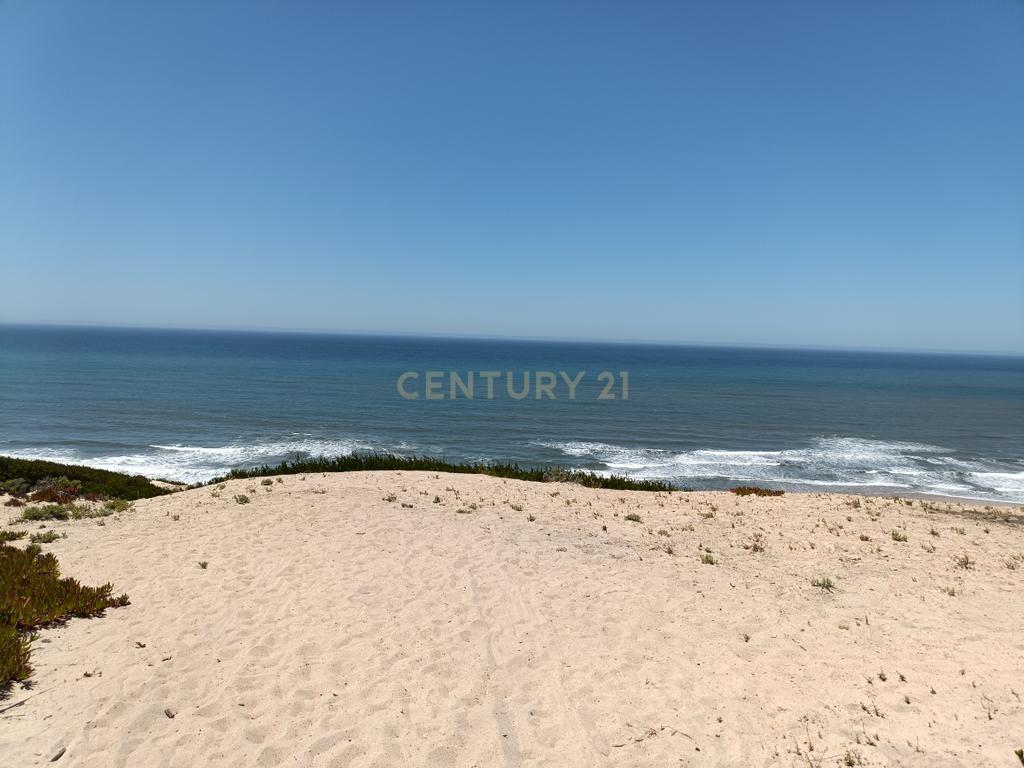 Reservado - Casa de Praia com vista lateral para o mar, com 2 garagens box, logradouro de boas dimensões, 3 quartos, a uma curta distância da praia paradisíaca de Vale Furado - Image 50