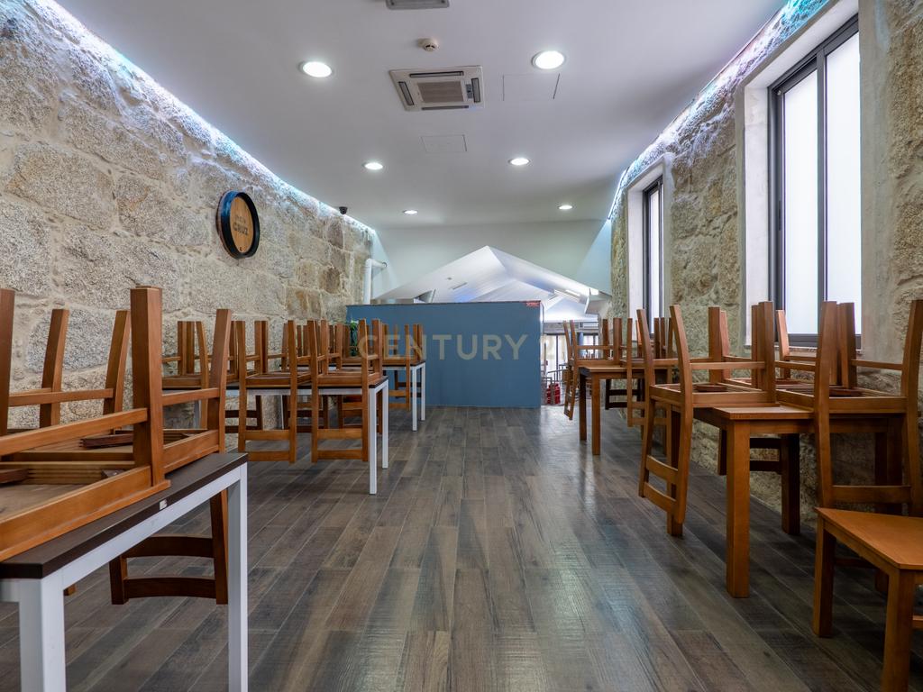 Prédio Histórico no centro do Porto - Image 29