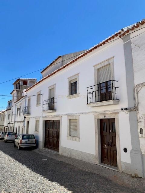 Descubra o seu novo lar no coração de Estremoz! - Image 1