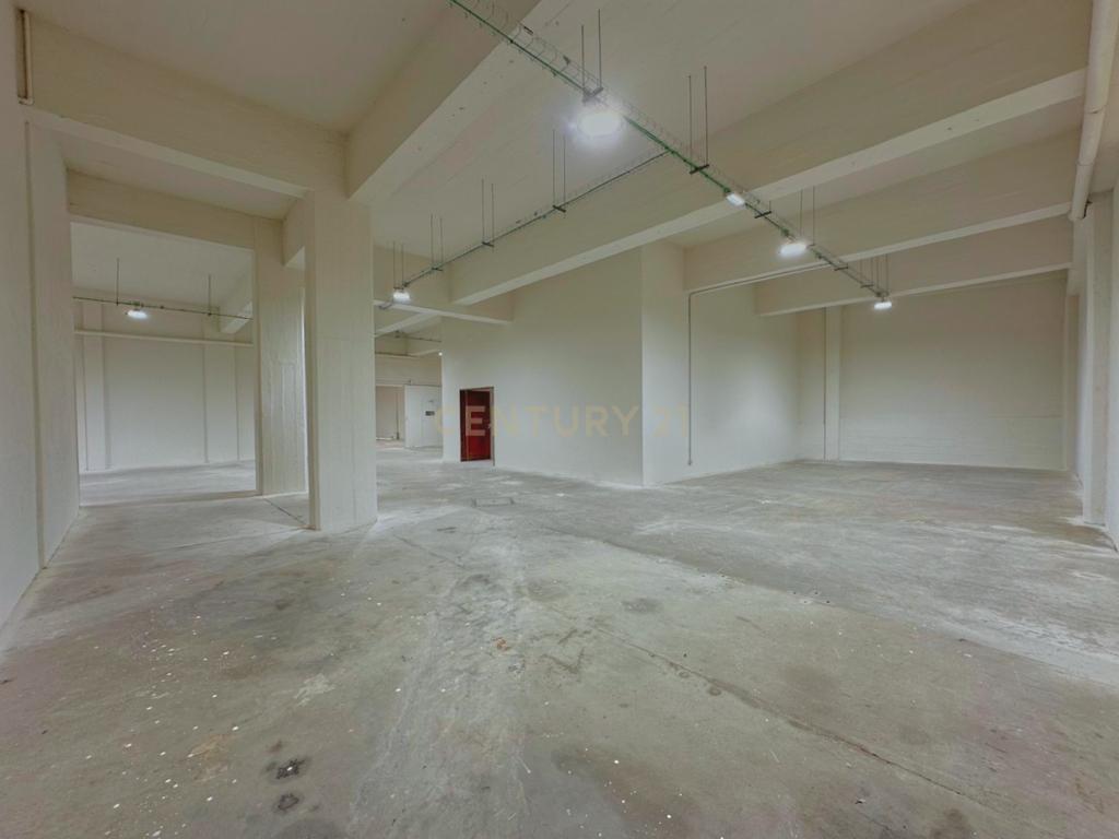 Escritórios e Armazéns com 2210 m2 e acesso para veículos no Prior Velho - Image 11