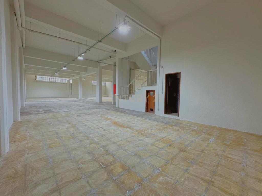 Escritórios e Armazéns com 2210 m2 e acesso para veículos no Prior Velho - Image 12