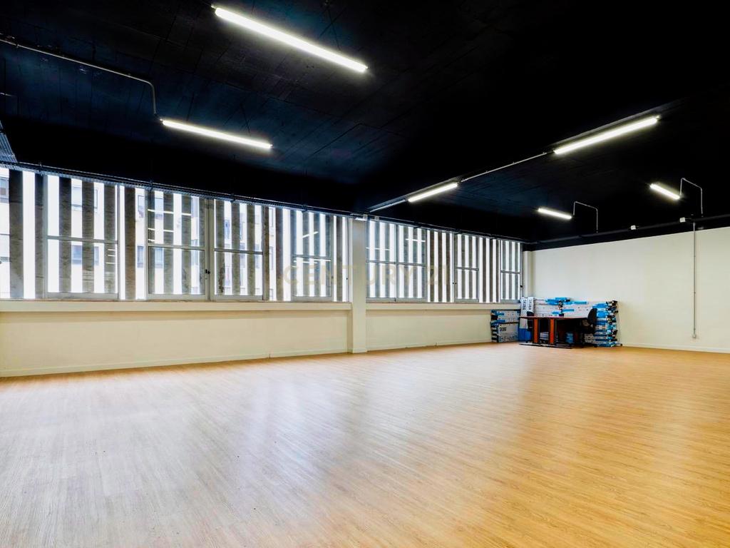 Escritórios e Armazéns com 2210 m2 e acesso para veículos no Prior Velho - Image 9