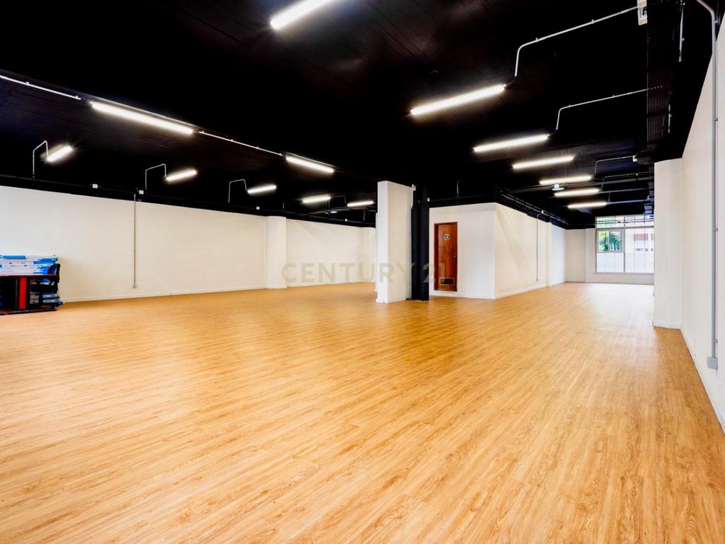 Escritórios e Armazéns com 2210 m2 e acesso para veículos no Prior Velho - Image 10