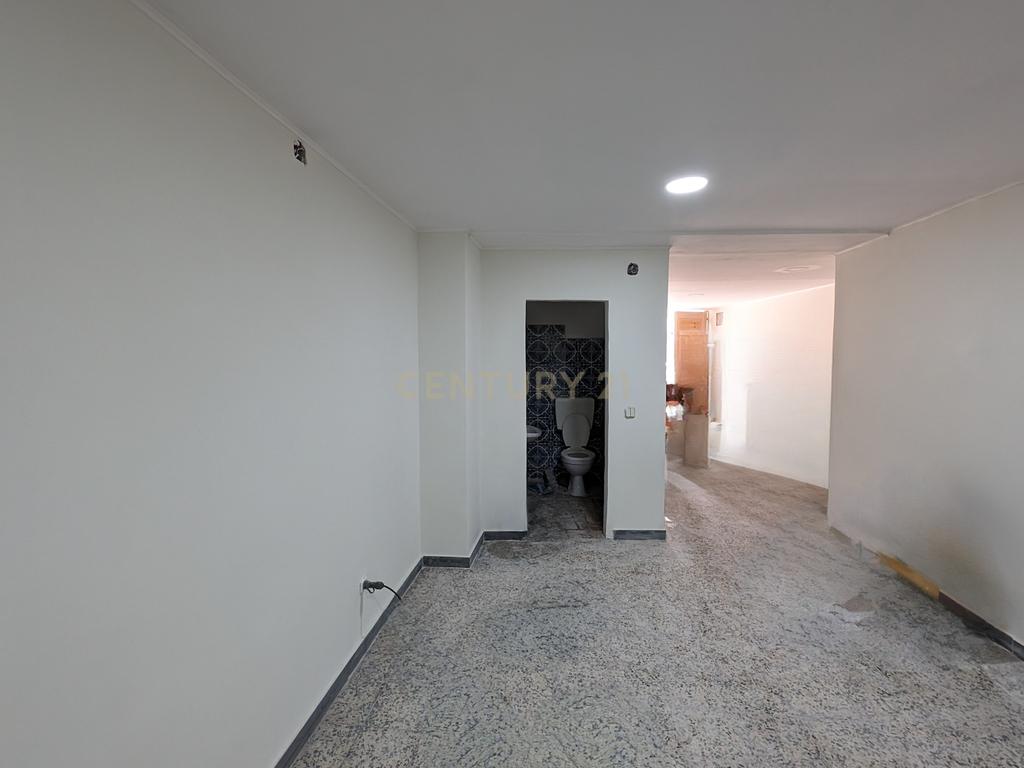 Loja para arrendar com uma Localização Excepcional no Coração de Setúbal - Image 2