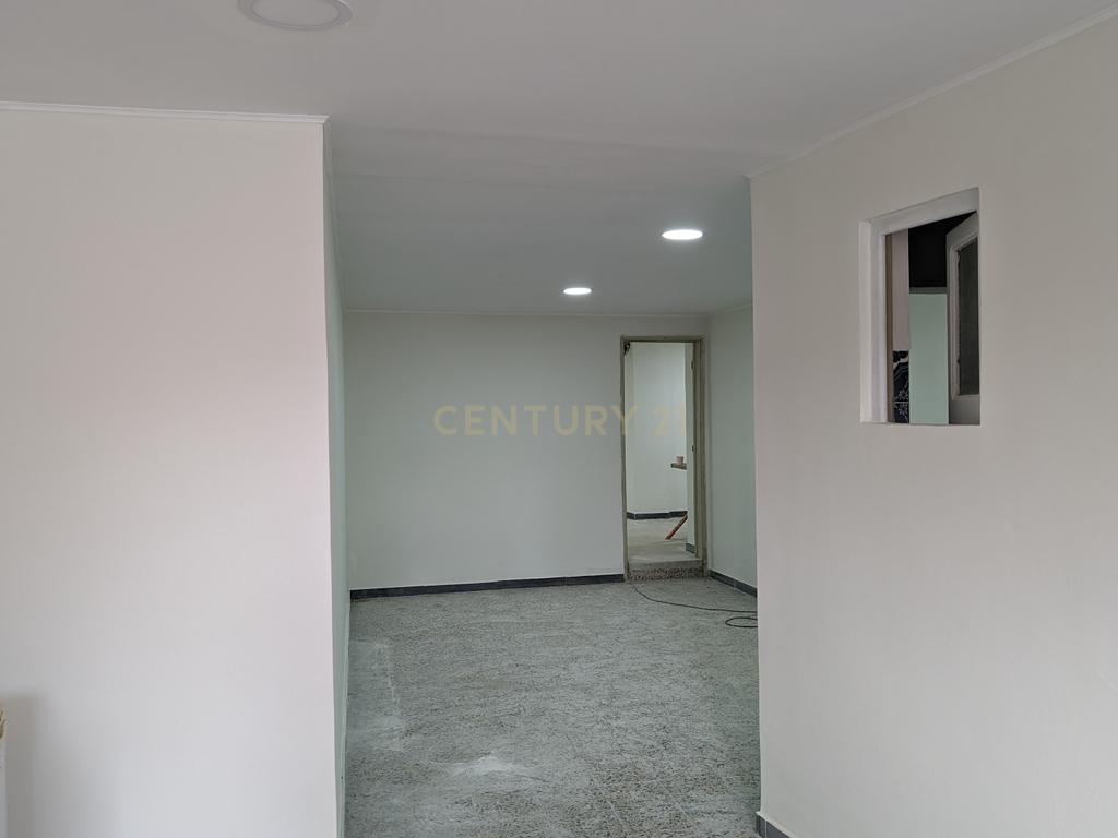 Loja para arrendar com uma Localização Excepcional no Coração de Setúbal - Image 1