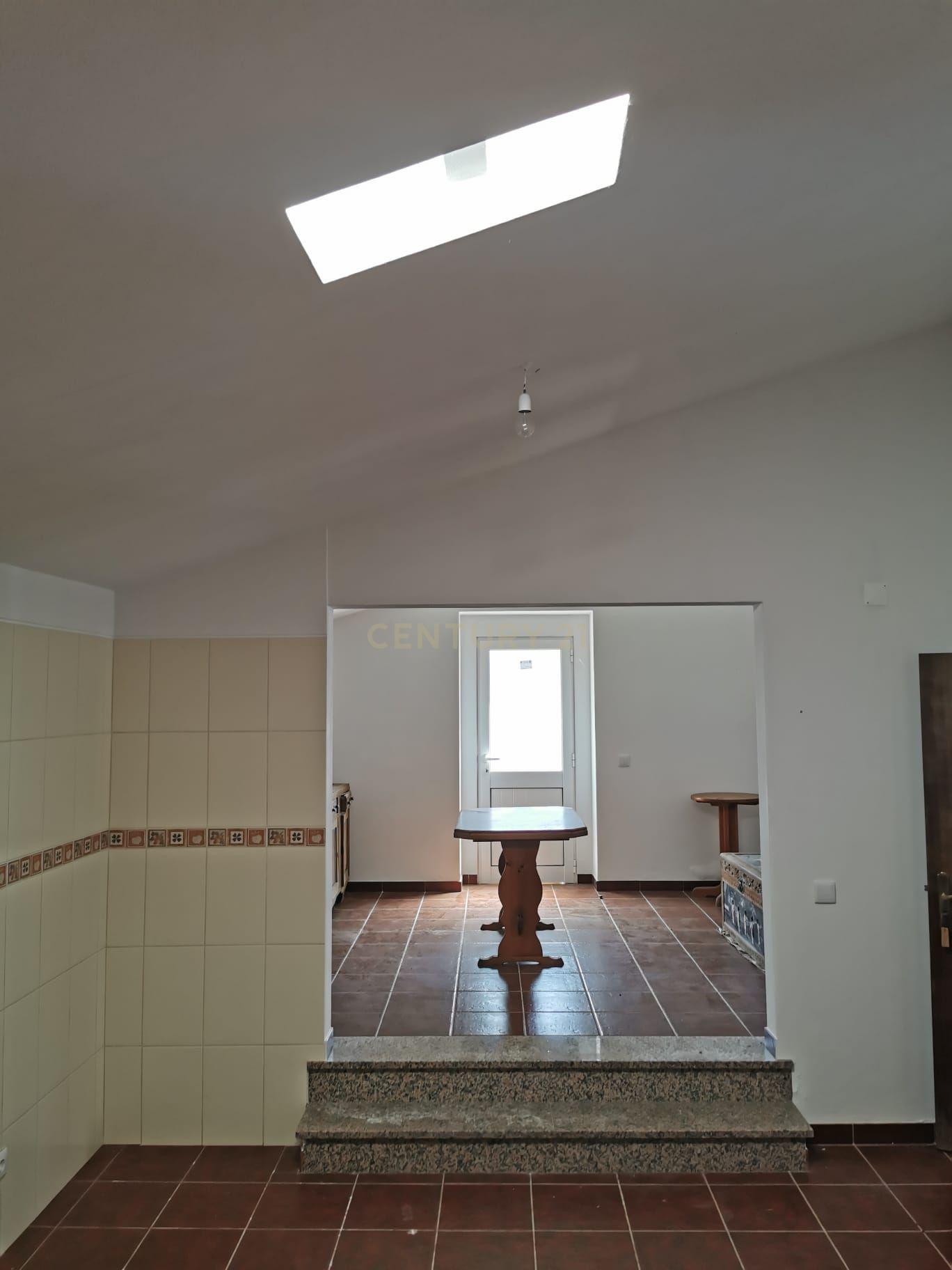 Casa terrea com anexo em ruina - Image 10