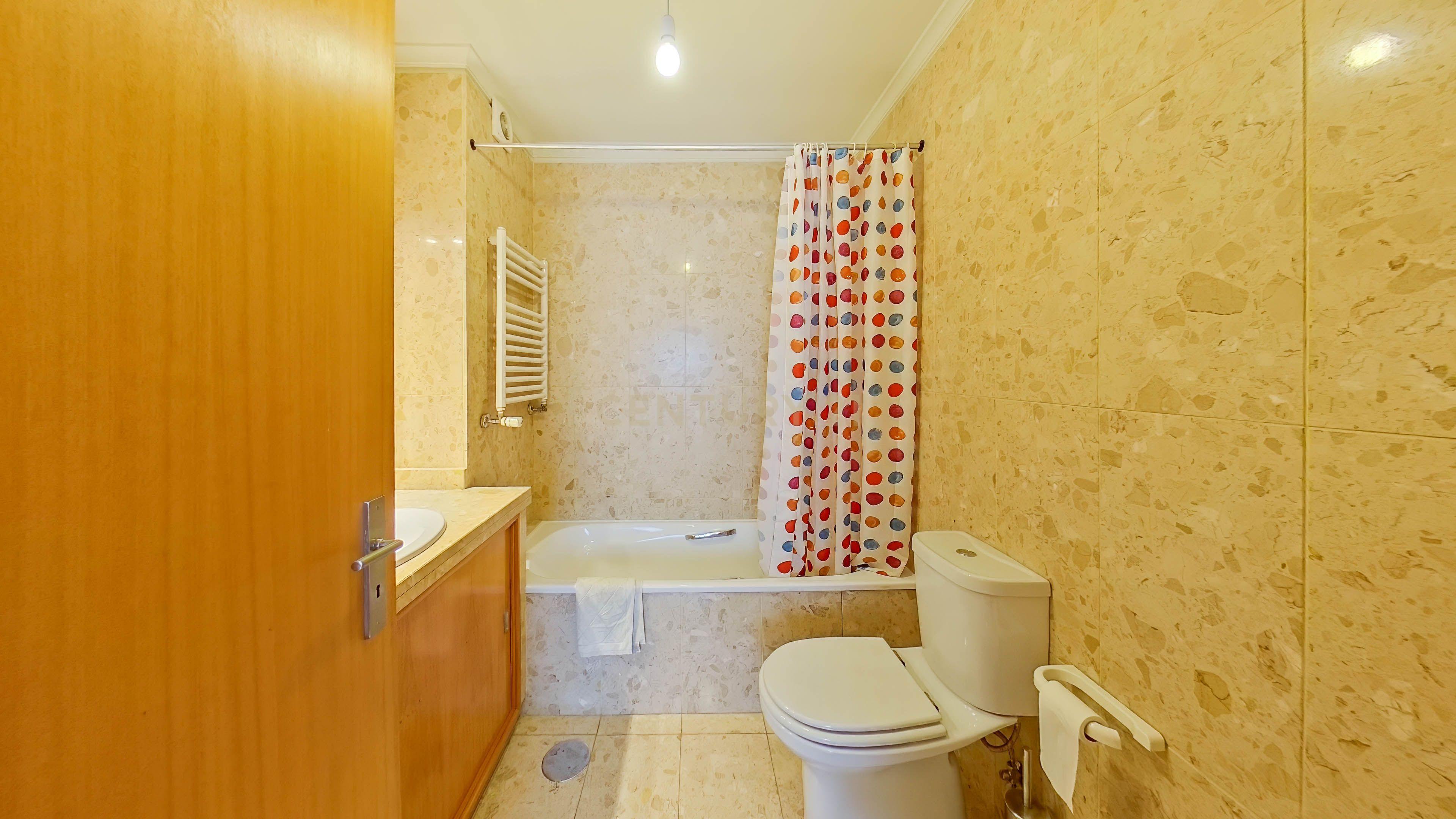 Apartamento T4 Triplex, garagem, varanda e terraço, Praia Leça da Palmeira, Matosinhos - Image 29