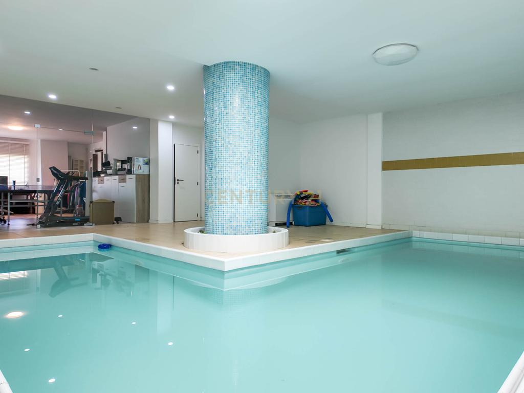 Moradia T4 com piscina e Vistas do D'Ouro em  Gramido - Image 45