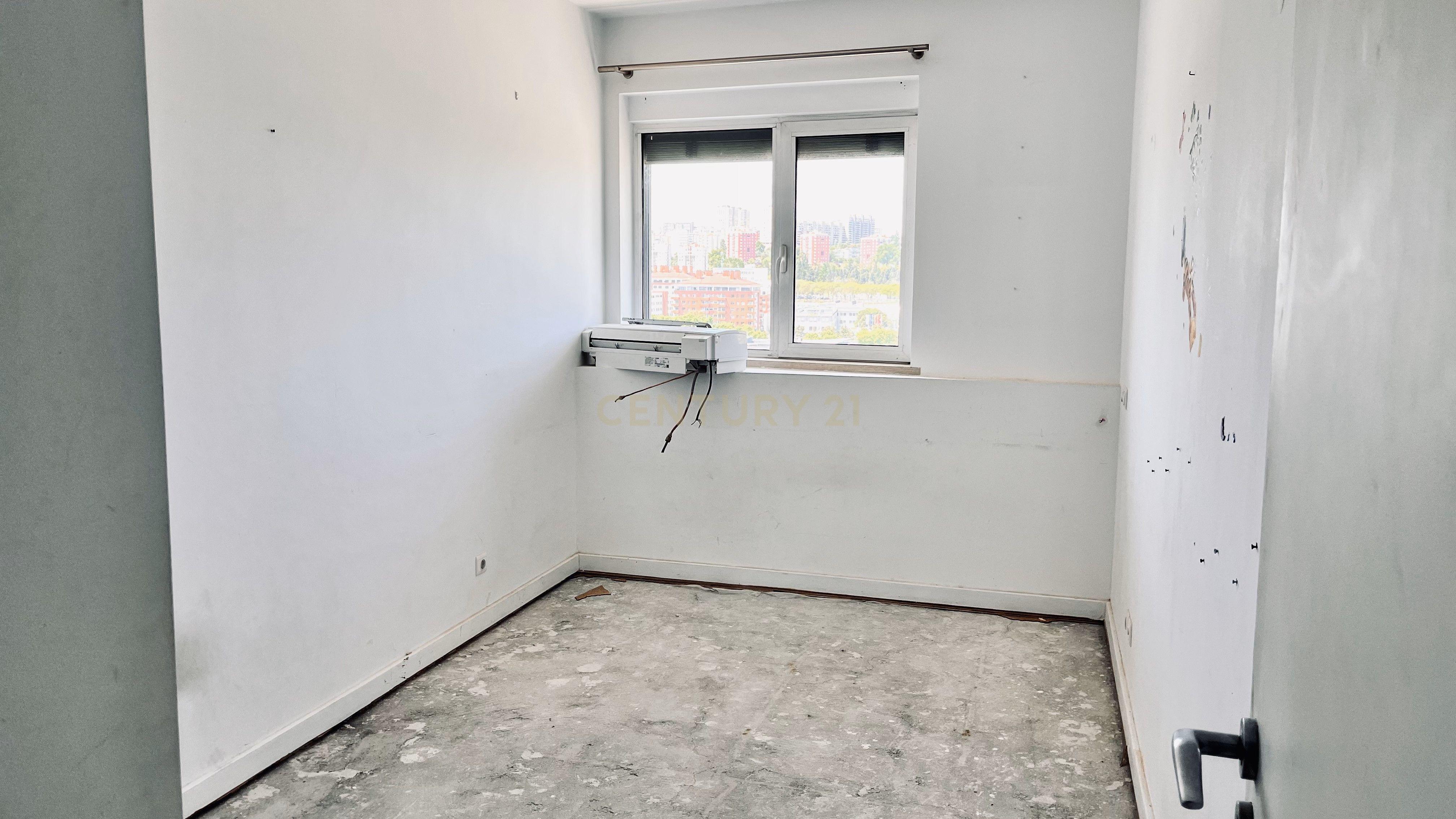 Apartamento T3 - Parque das Nações - Image 14