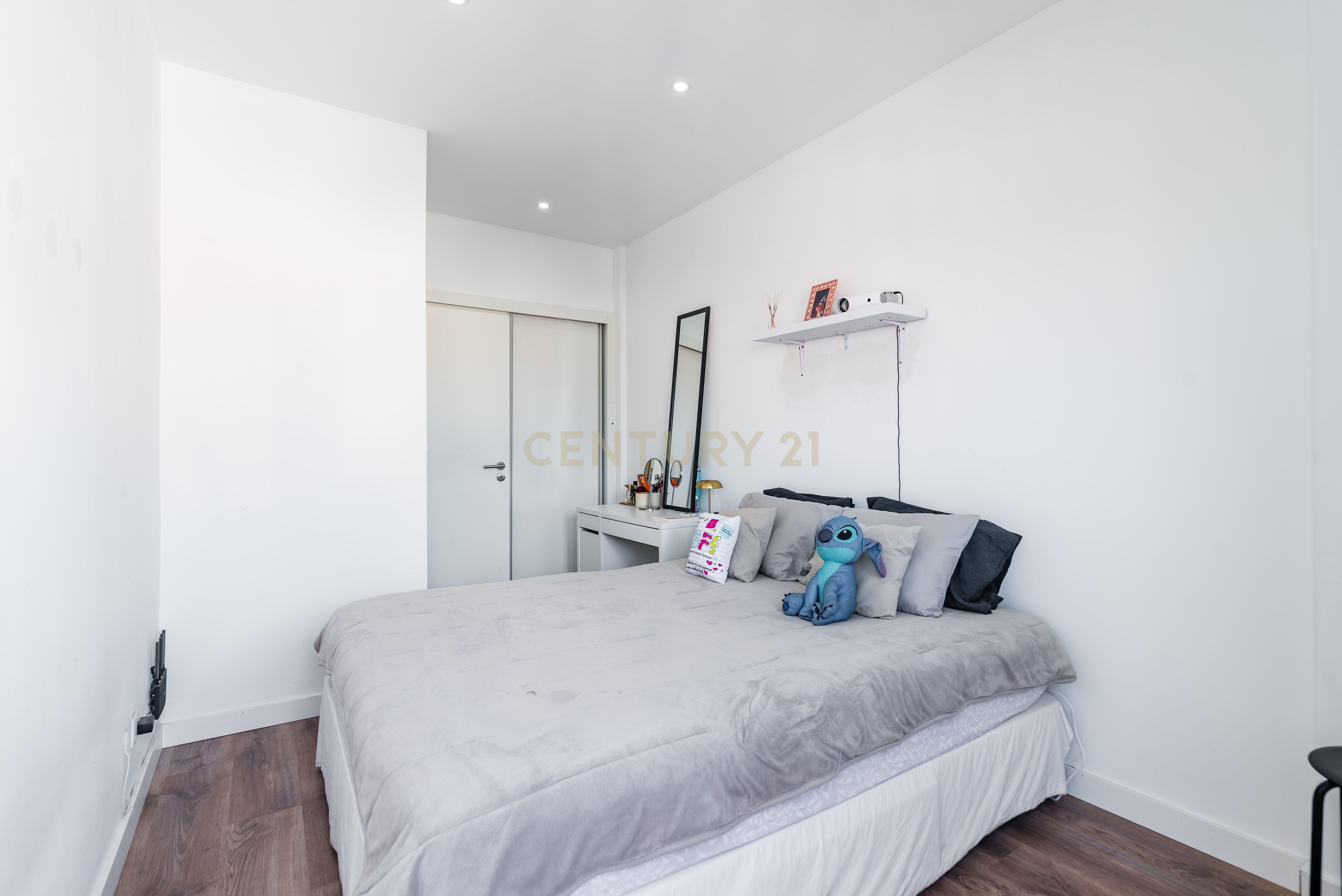 Duplex Renovado com Terraços em Mem-Martins - Image 19
