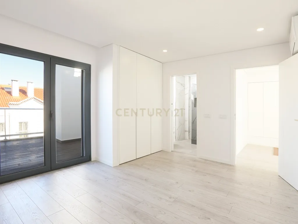 Apartamento T2 + 2 duplex novo com terraço, varanda e box para 2 viaturas - Image 14