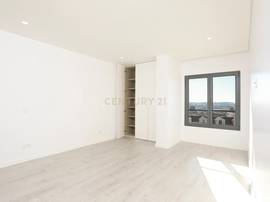 Apartamento T2 + 2 duplex novo com terraço, varanda e box para 2 viaturas - Image 19