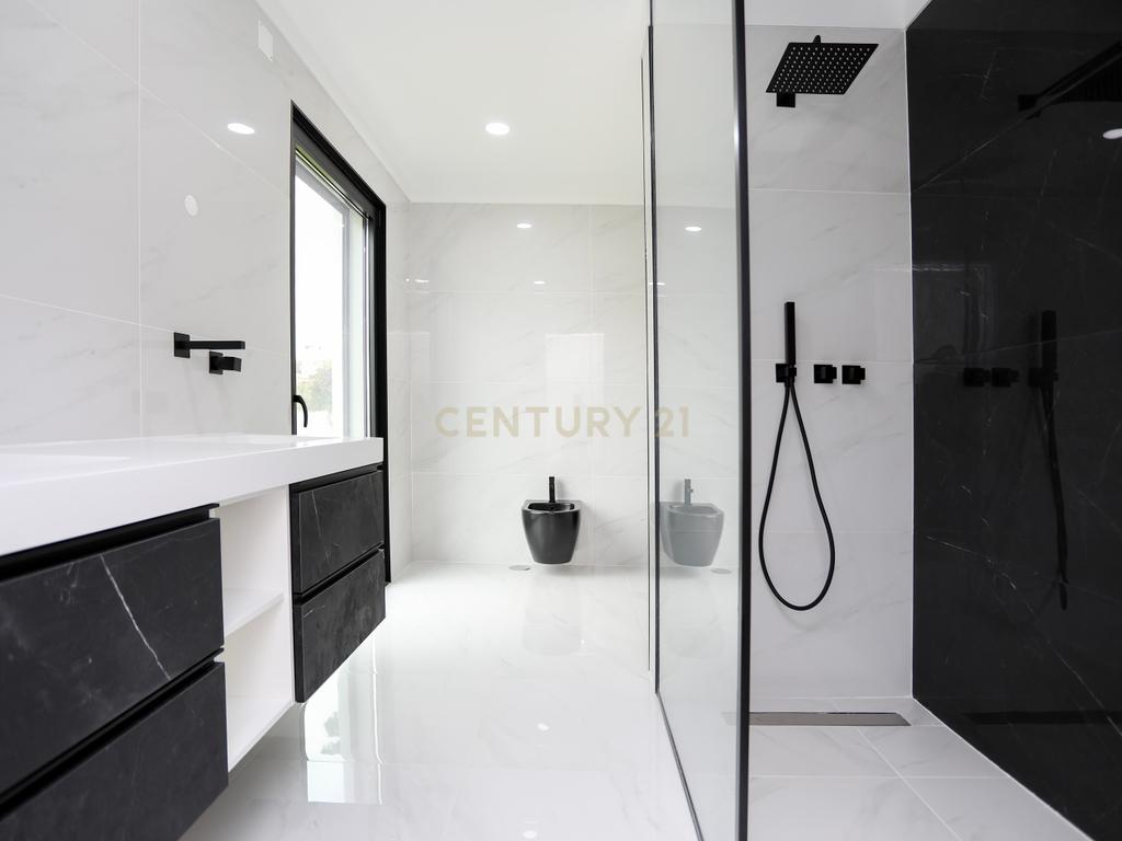 Moradia Luxo 4 Quartos na Verdizela - Image 32