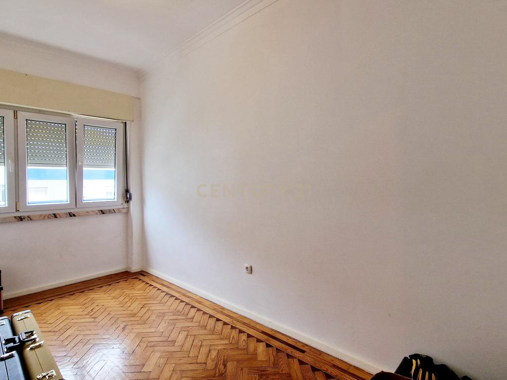 Apartamento T3 Sacavém - Image 10