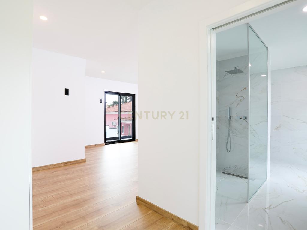Moradia Luxo 4 Quartos na Verdizela - Image 37