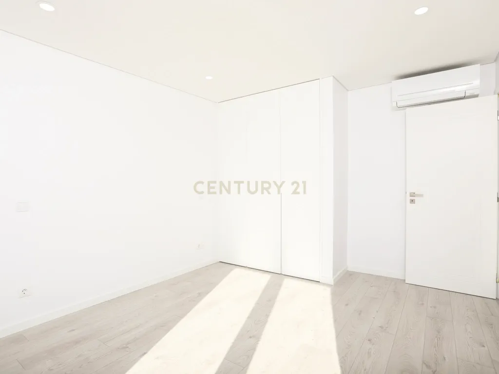 Apartamento T2 + 2 duplex novo com terraço, varanda e box para 2 viaturas - Image 22