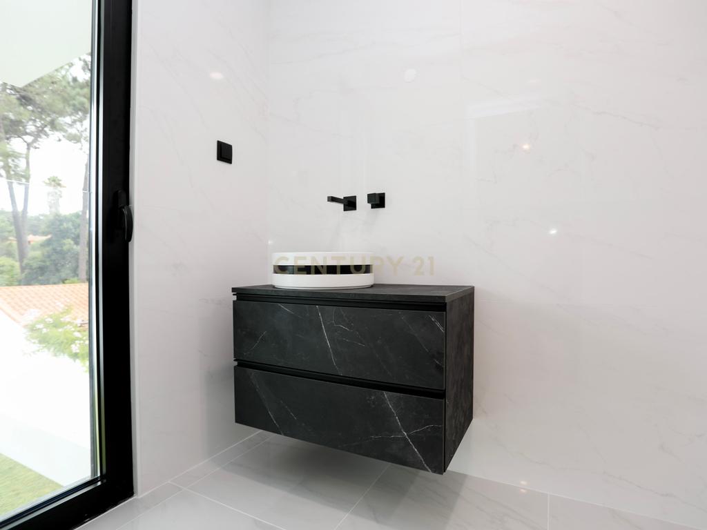 Moradia Luxo 4 Quartos na Verdizela - Image 47