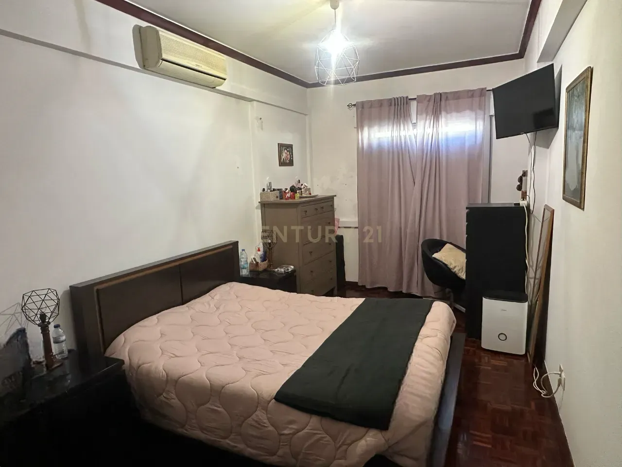 Apartamento T2 com ótima localização - Image 5