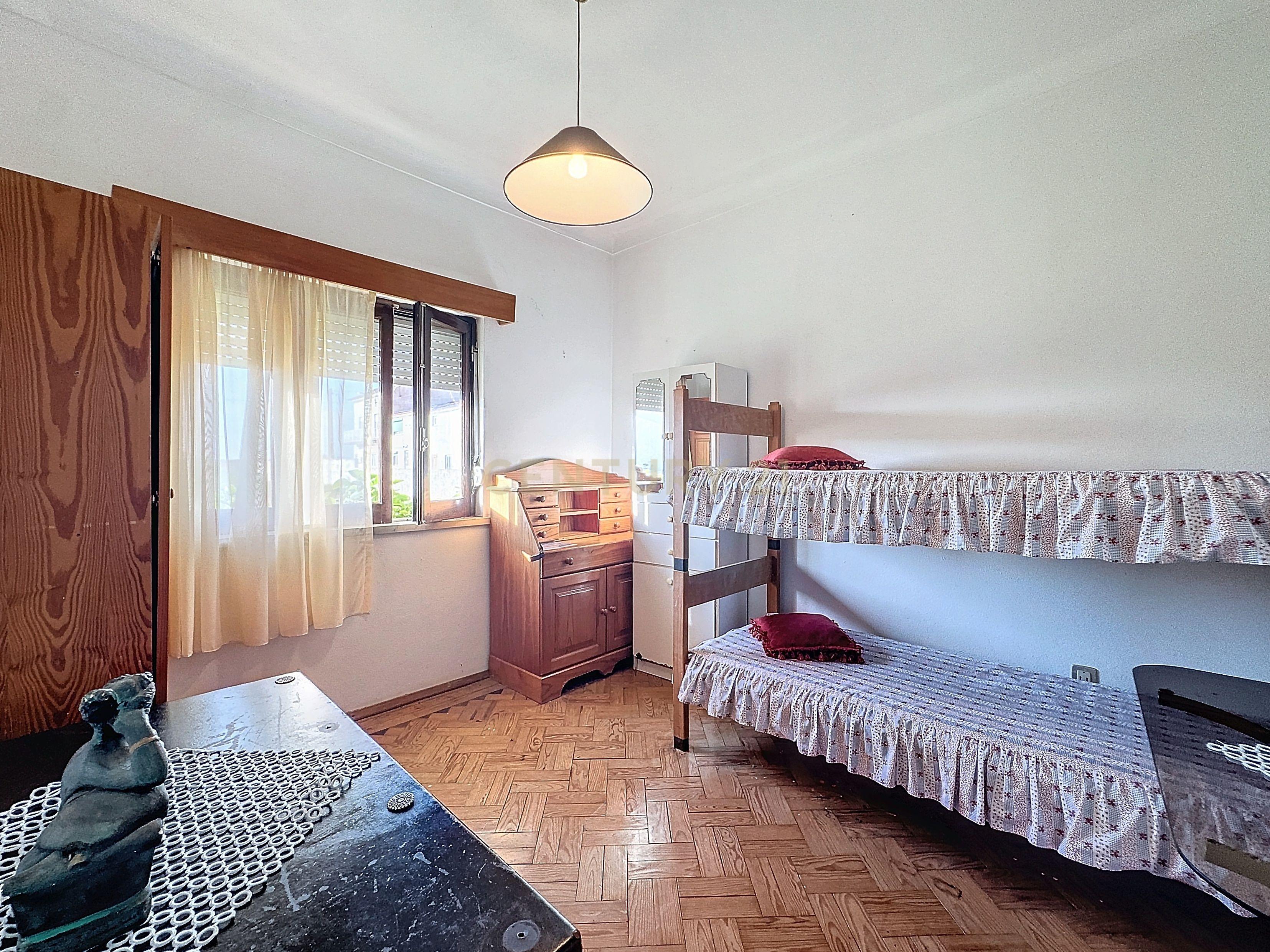 Moradia T3 + T2 + T2 , Com lindo Terreno em Sao Martinho do Porto - Image 24