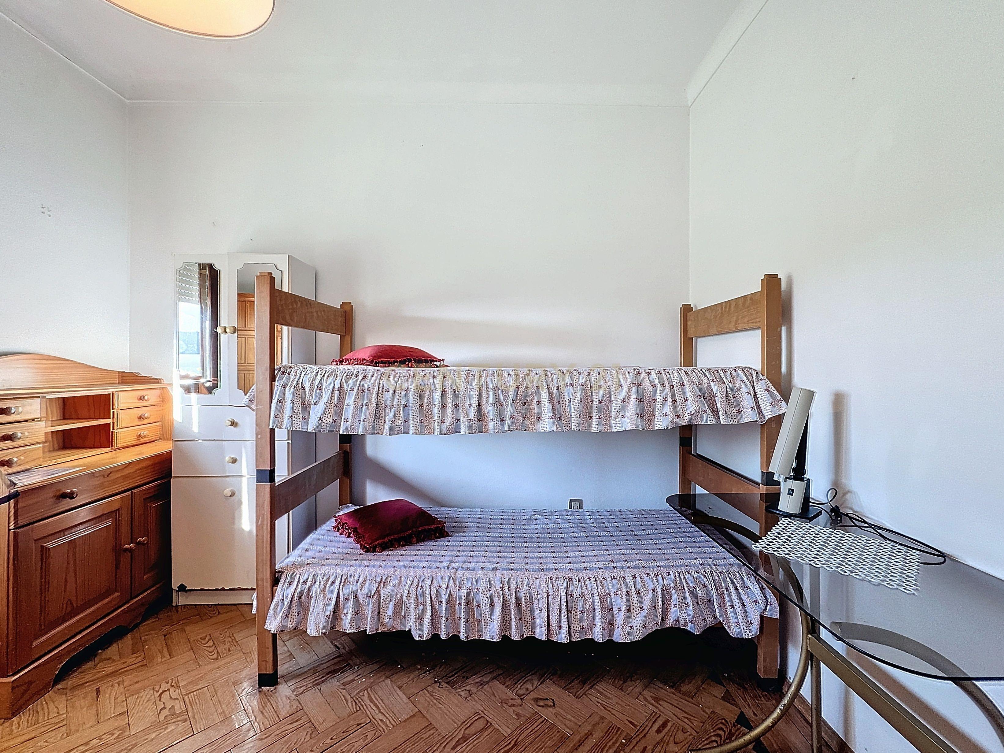 Moradia T3 + T2 + T2 , Com lindo Terreno em Sao Martinho do Porto - Image 25