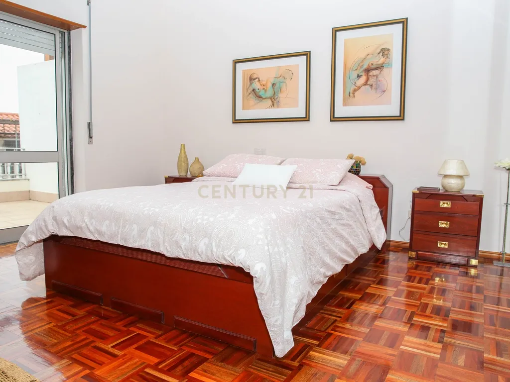 Prédio em Propriedade Total - Habitação e Comércio - Image 9