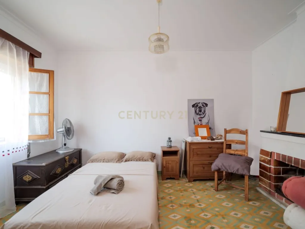 Moradia Térrea T2 + T3 em Conceição de Tavira - Ideal para Investimento ou Habitação Própria - Image 5