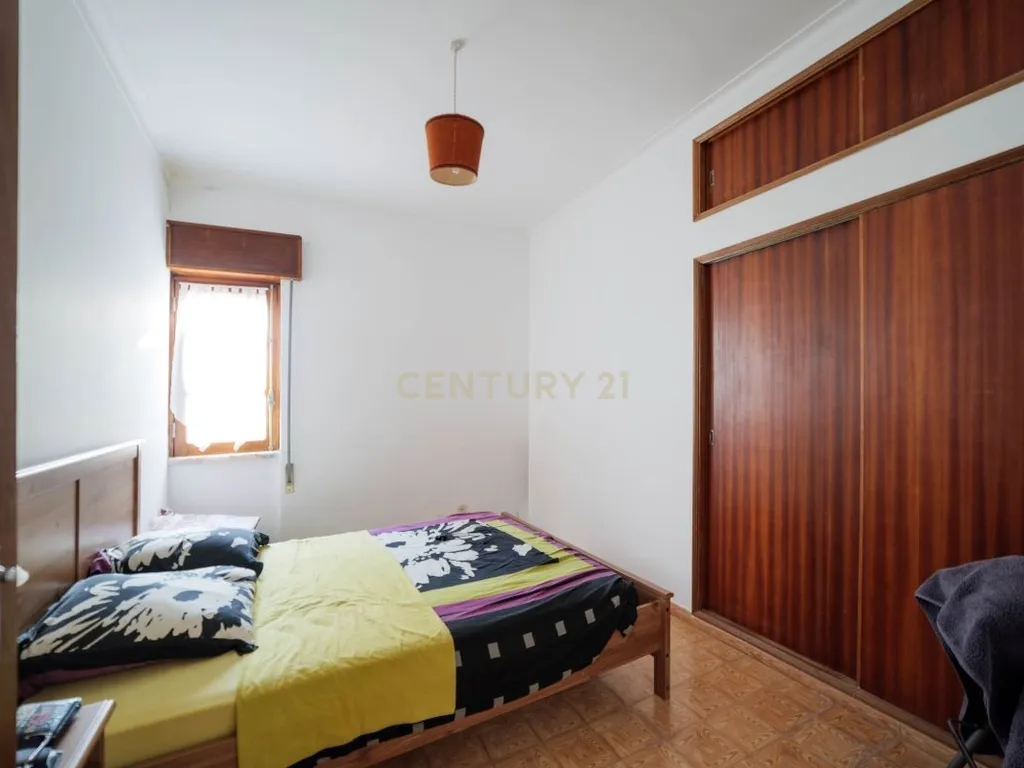Moradia Térrea T2 + T3 em Conceição de Tavira - Ideal para Investimento ou Habitação Própria - Image 9