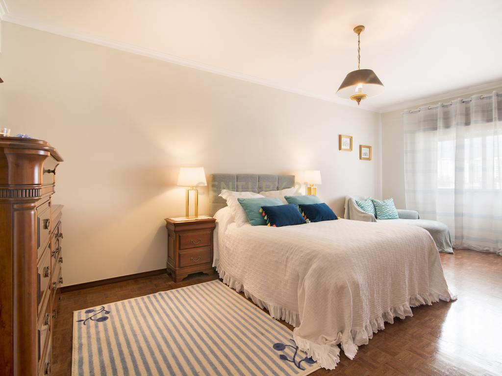 Oportunidade Unica - Apartamento T3 c/ garagem | Damaia de Cima - Image 14