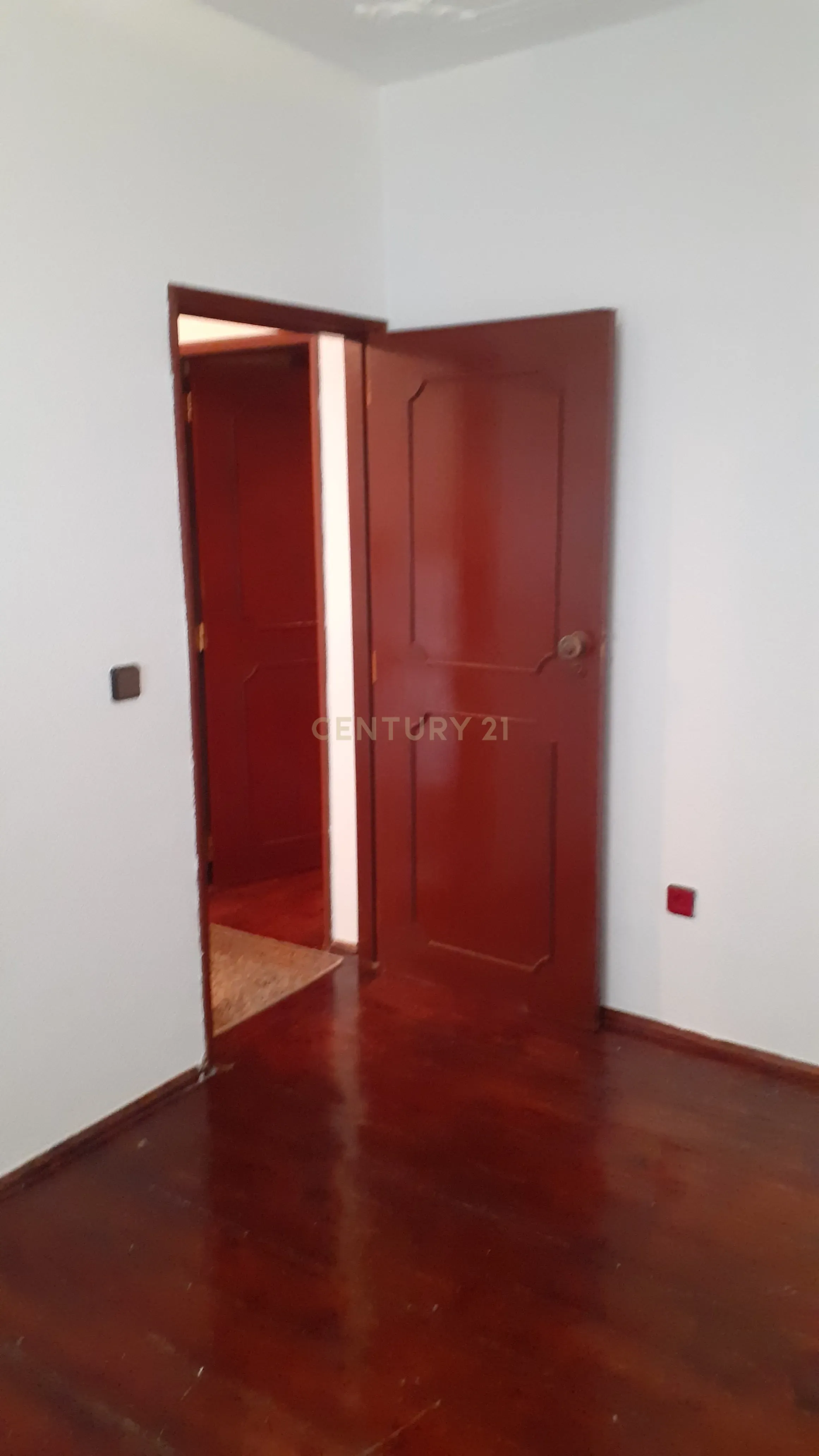Apartamento T2 - Av. General Roçadas - Penha de França - Image 7