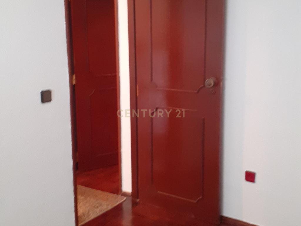 Apartamento T2 -  Av. General Roçadas - Penha de França - Image 7