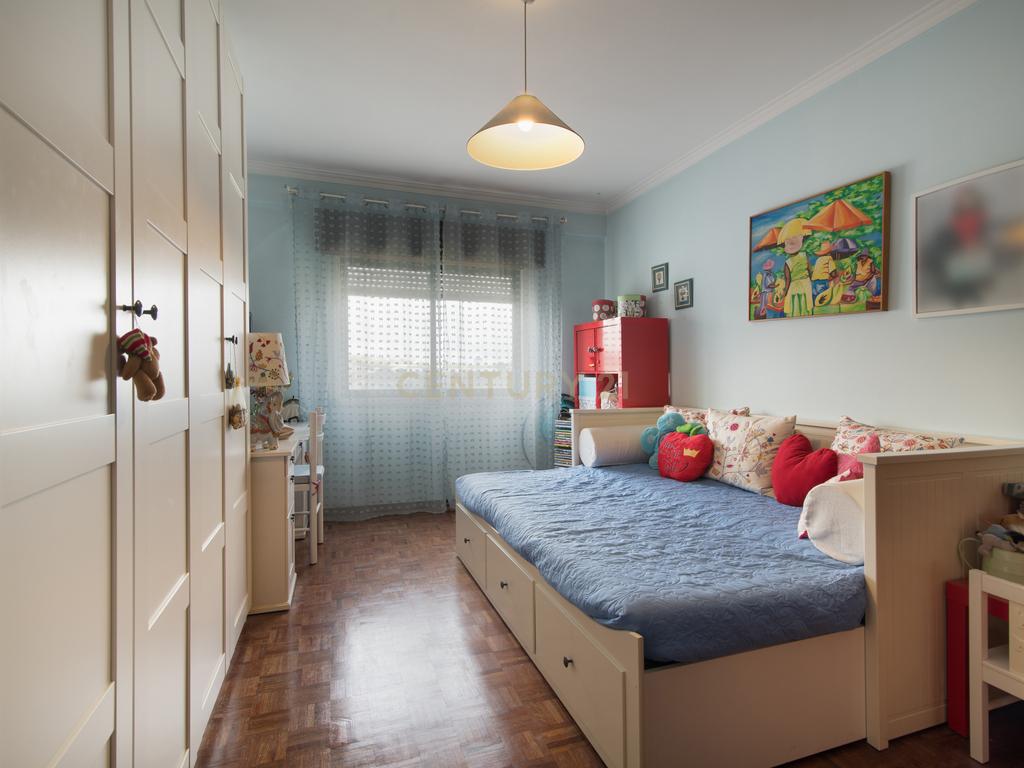 Oportunidade Unica - Apartamento T3 c/ garagem | Damaia de Cima - Image 17