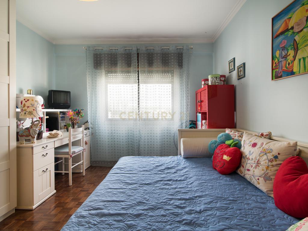 Oportunidade Unica - Apartamento T3 c/ garagem | Damaia de Cima - Image 16