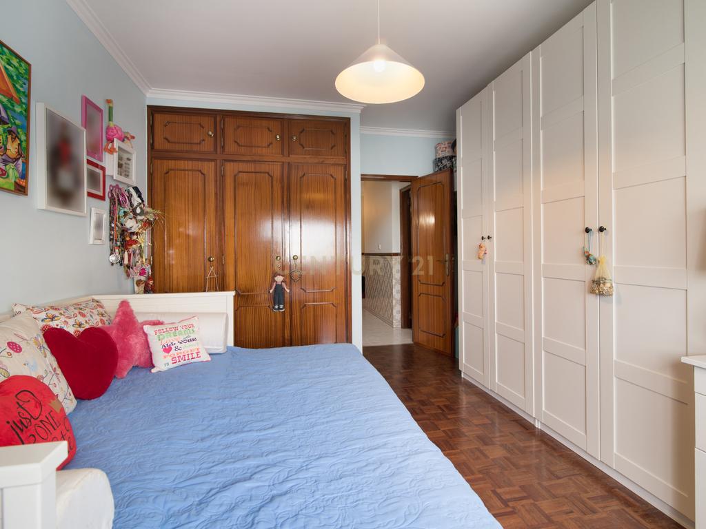 Oportunidade Unica - Apartamento T3 c/ garagem | Damaia de Cima - Image 18