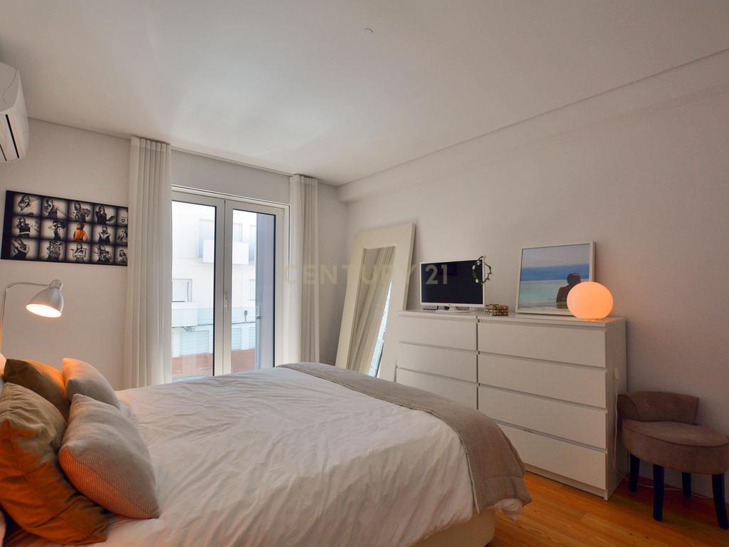 Apartamento T1 em Campo de Ourique, Rua Correia Teles - Image 20