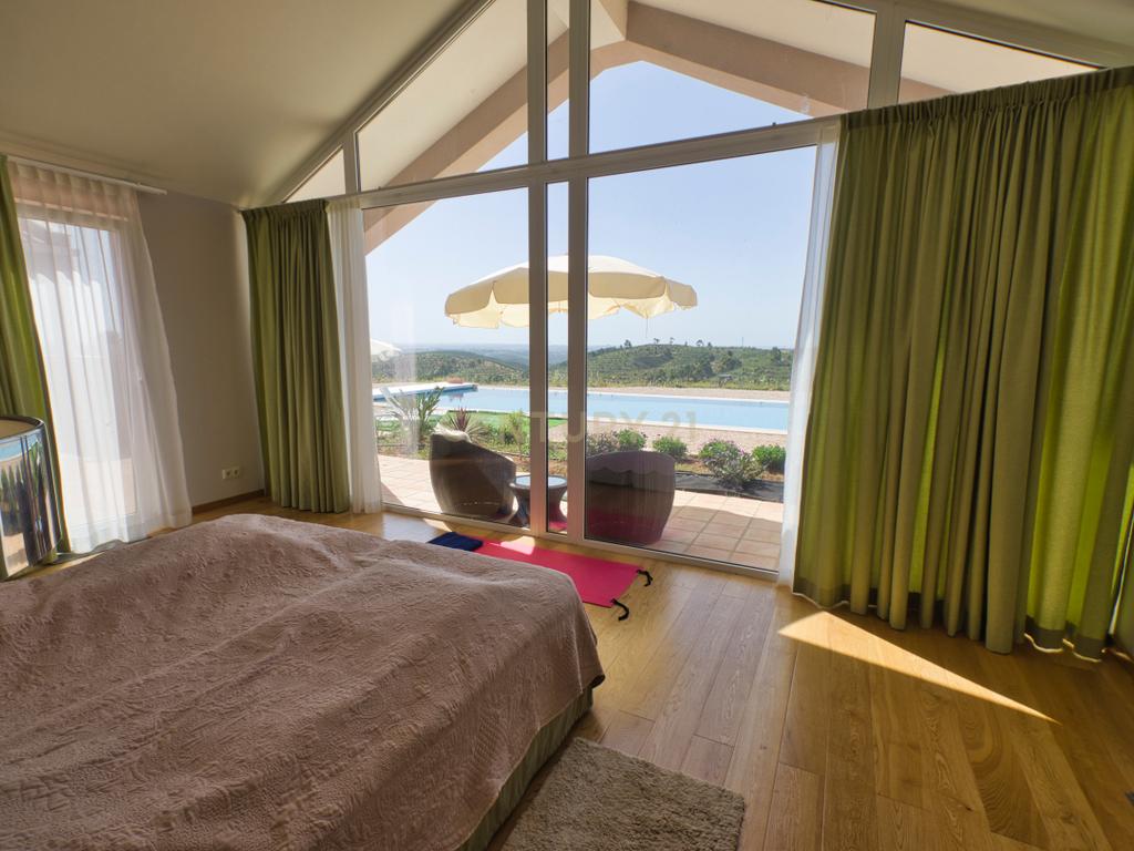 Herdade de 271 Hectares no Barlavento Algarvio, com moradia + 4 estudios, piscina, 9 barragens, 3 estufas. - Image 21