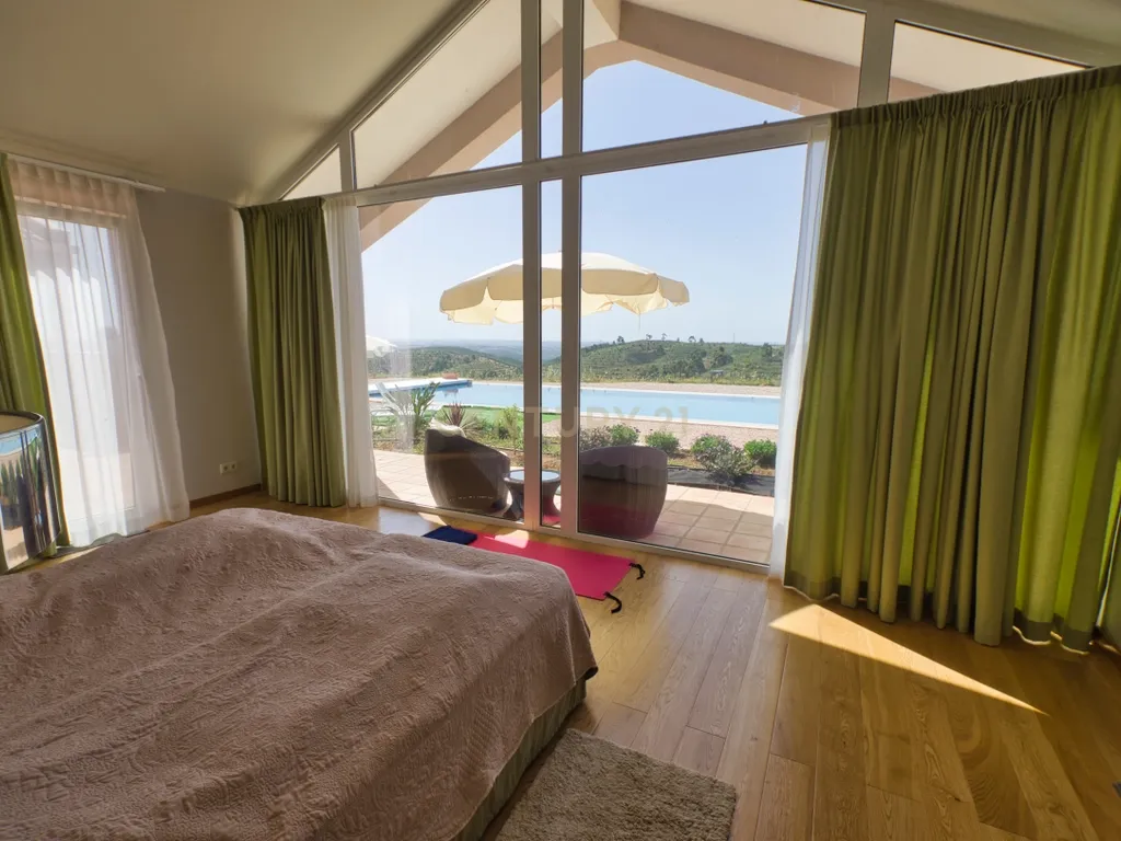 Herdade de 271 Hectares no Barlavento Algarvio, com moradia + 4 estudios, piscina, 9 barragens, 3 estufas. - Image 21