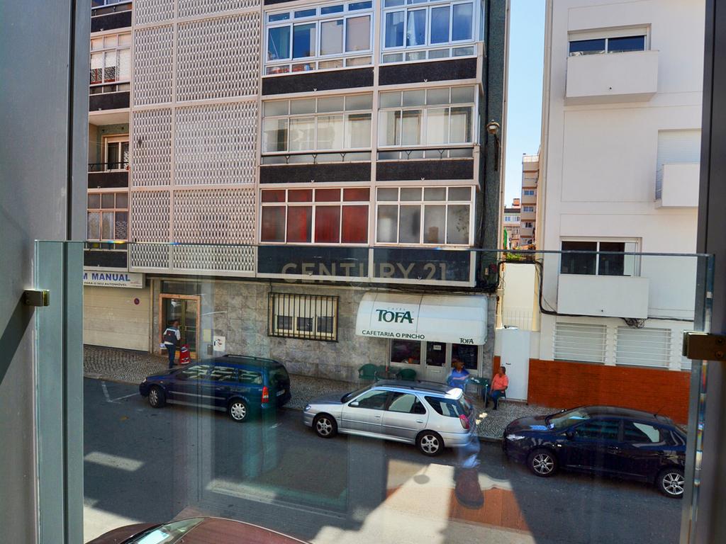 Apartamento T1 em Campo de Ourique, Rua Correia Teles - Image 10