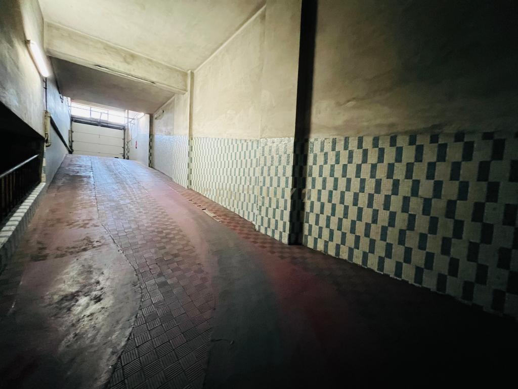 T2 com garagem em prédio com elevador em Campo de Ourique - Image 22