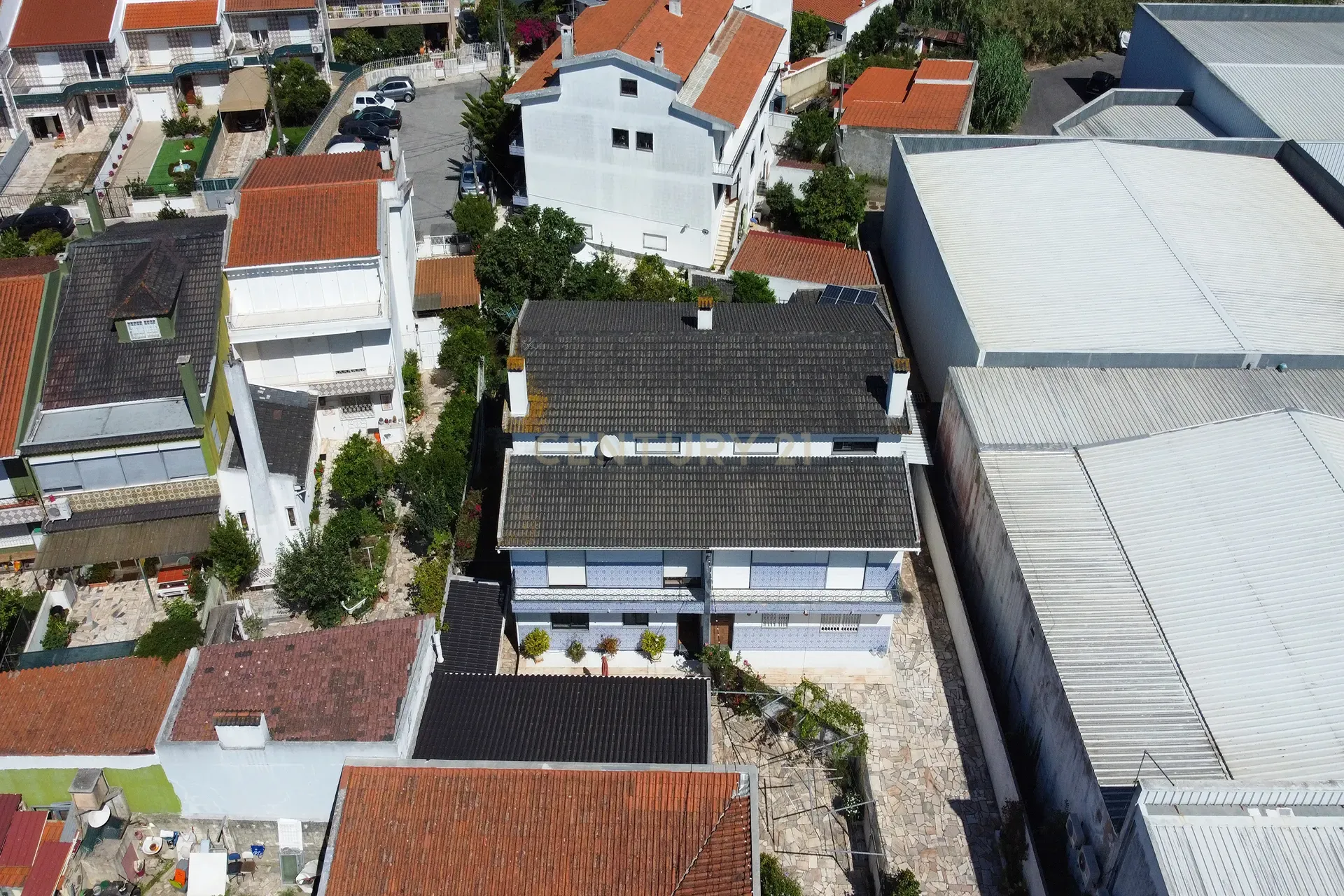 Fantástica Moradia T5 + Sótão, Jardim com 743m2 de área privativa - Image 8