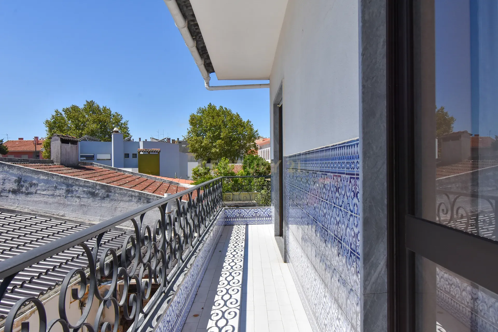 Fantástica Moradia T5 + Sótão, Jardim com 743m2 de área privativa - Image 41