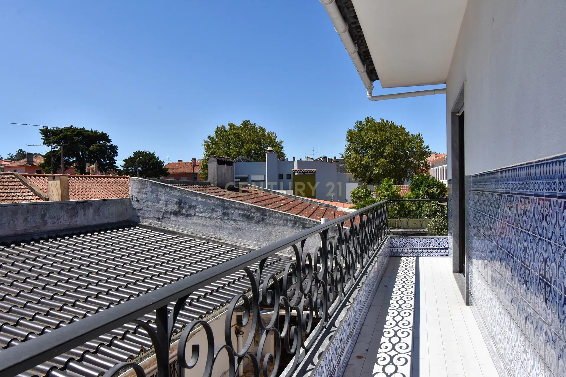 Fantástica Moradia T5 + Sótão, Jardim com 743m2 de área privativa - Image 34