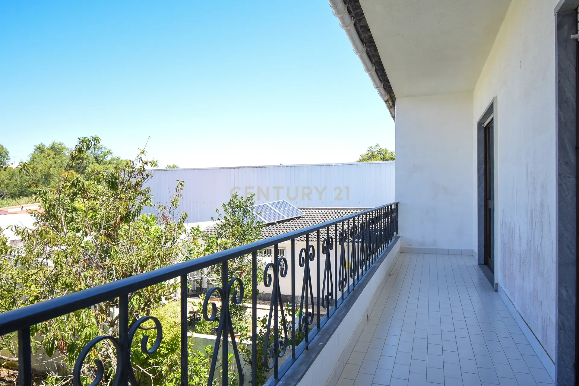 Fantástica Moradia T5 + Sótão, Jardim com 743m2 de área privativa - Image 42