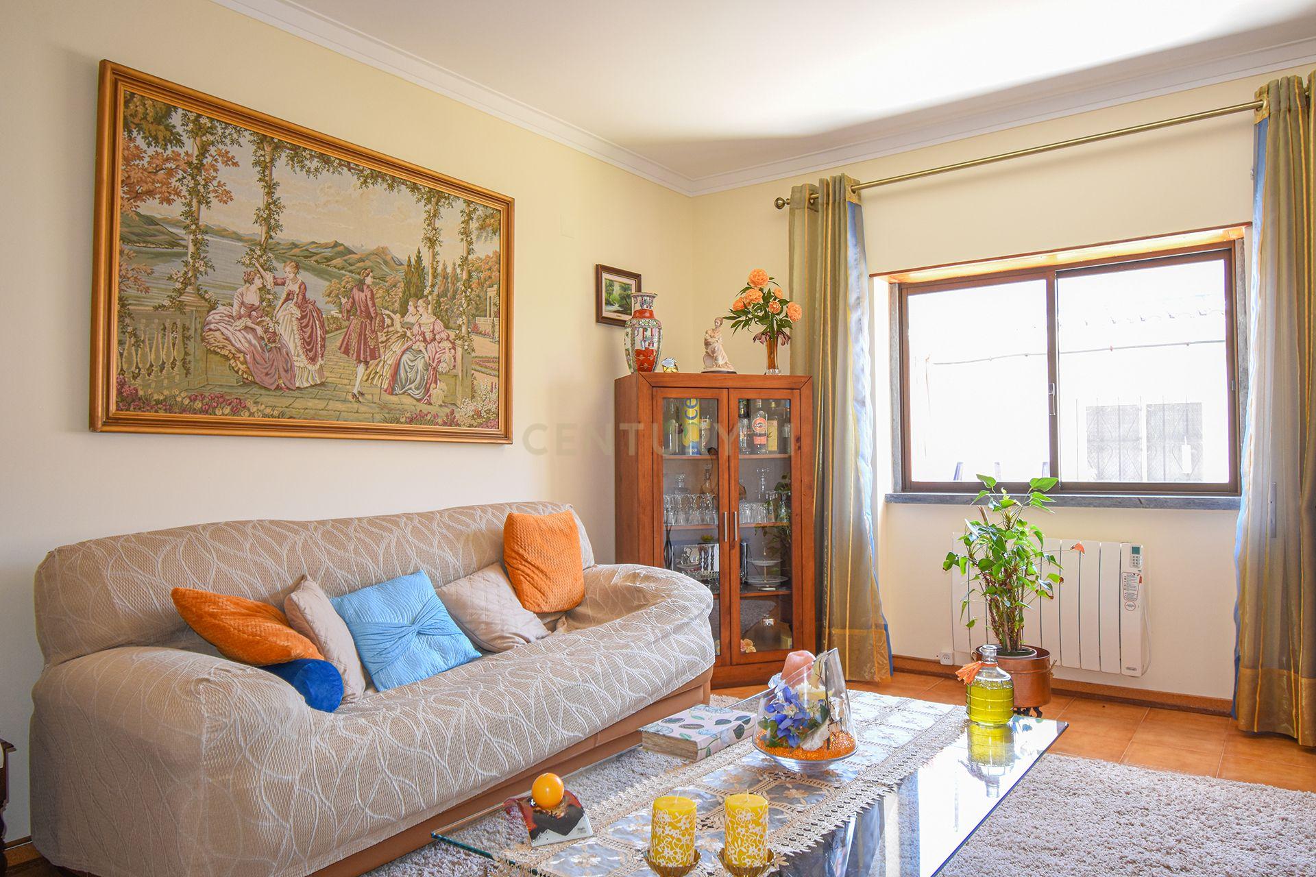 Fantástica Moradia T5 + Sótão, Jardim com 743m2 de área privativa - Image 51